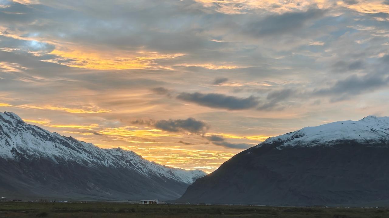 Himalayan Sunset & Peaks